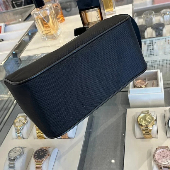 Michael kors Outlet Kent Recycled Nylon Toiletry Bag 37S3LKNT6O - Picture 5 of 16